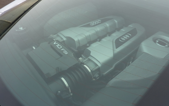 Audi R8 5.2 quattro 2dr 4WD Huge Spec. options cost over Â£17k