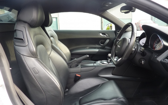 Audi R8 5.2 quattro 2dr 4WD Huge Spec. options cost over £17k