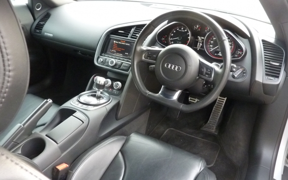Audi R8 5.2 quattro 2dr 4WD Huge Spec. options cost over £17k